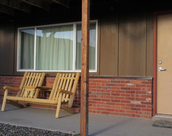 Big Bear Motel image 20