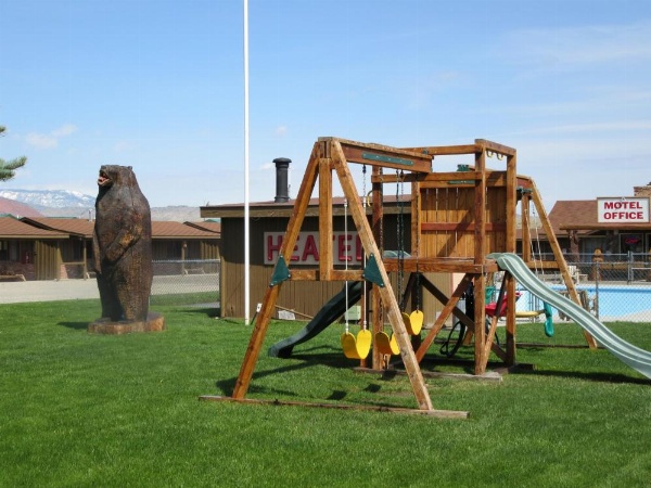 Big Bear Motel image 27